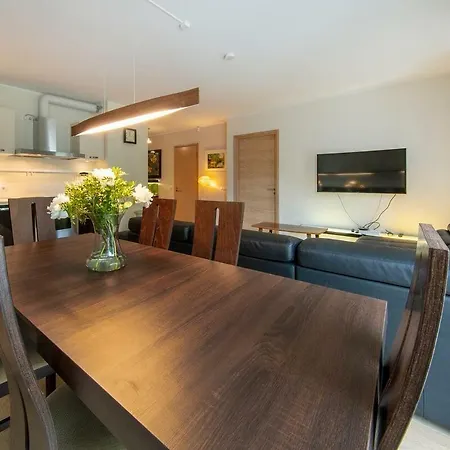 Apartment Comfortable 3 Bedroom In City Center