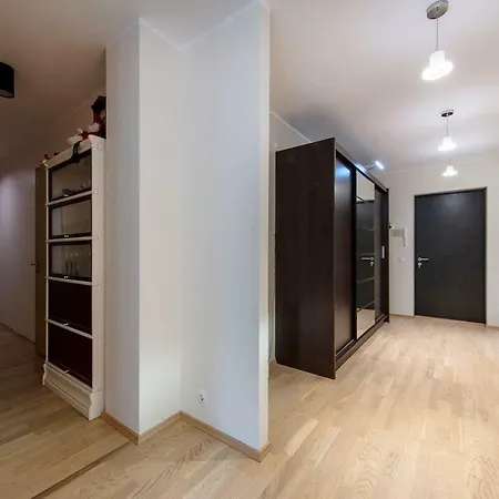 Comfortable 3 Bedroom In City Center Apartment