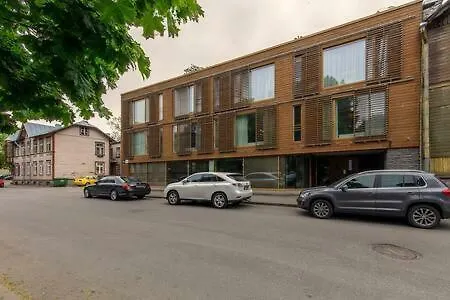 Comfortable 3 Bedroom In City Center Apartment *